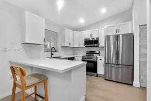 18847 NW 83rd Pl, Hialeah, FL 33015 - Photo 11
