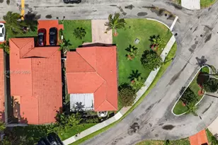 18847 NW 83rd Pl, Hialeah, FL 33015 - Photo 39