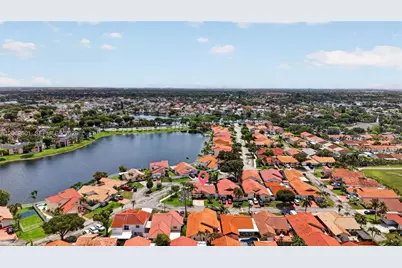 18847 NW 83rd Pl, Hialeah, FL 33015 - Photo 35