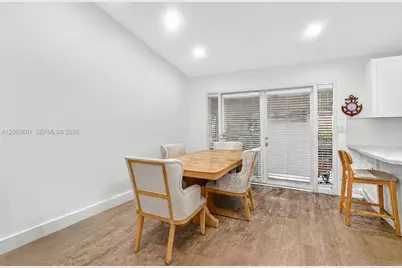 18847 NW 83rd Pl, Hialeah, FL 33015 - Photo 15