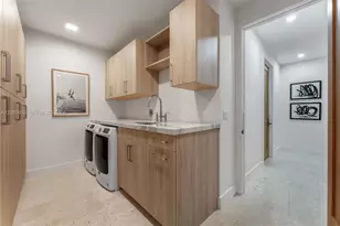 3581 E Glencoe St, Miami, FL 33133 - Photo 15
