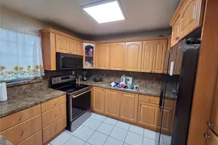 7825 W 4th Ln, Hialeah, FL 33014 - Photo 7