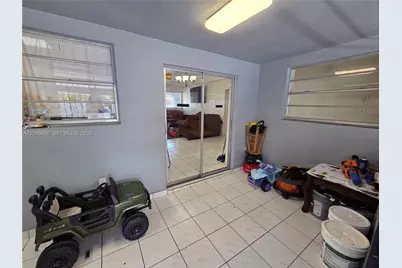 7825 W 4th Ln, Hialeah, FL 33014 - Photo 11
