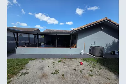 7825 W 4th Ln, Hialeah, FL 33014 - Photo 17