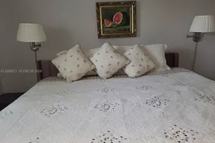 136 Lake Dora Dr, West Palm Beach, FL 33411 - Photo 19