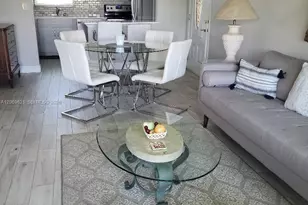 136 Lake Dora Dr, West Palm Beach, FL 33411 - Photo 11