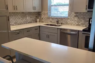 136 Lake Dora Dr, West Palm Beach, FL 33411 - Photo 7