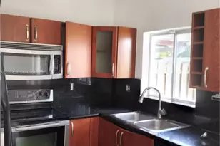 18125 NW 74th Ct, Hialeah, FL 33015 - Photo 3