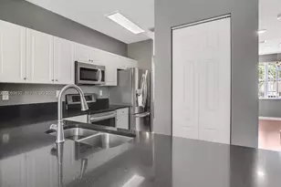 2928 SE 2nd St, Homestead, FL 33033 - Photo 11