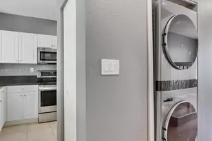 2928 SE 2nd St, Homestead, FL 33033 - Photo 13