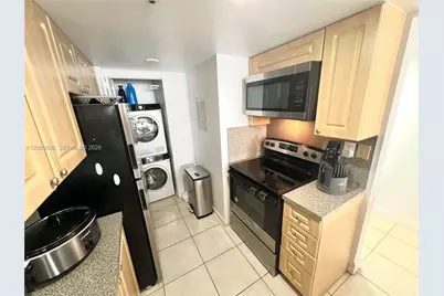 1717 N Bayshore Dr #A-1450, Miami, FL 33132 - Photo 3