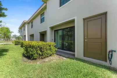 5010 Genove Pl #5010, Riviera Beach, FL 33410 - Photo 15
