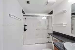 185 Lakeview Dr, Weston, FL 33326 - Photo 25