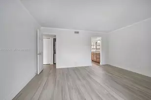185 Lakeview Dr, Weston, FL 33326 - Photo 19
