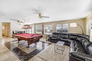 940 NE 117th St, Biscayne Park, FL 33161 - Photo 15