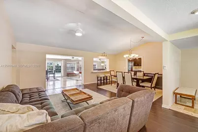 940 NE 117th St, Biscayne Park, FL 33161 - Photo 5