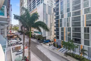 41 SE 5th St, Miami, FL 33131 - Photo 13