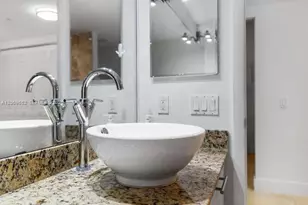 41 SE 5th St, Miami, FL 33131 - Photo 25