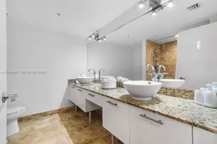 41 SE 5th St, Miami, FL 33131 - Photo 19