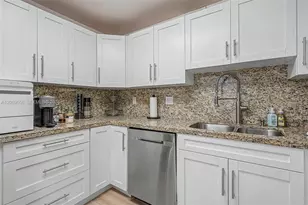 10852 N Kendall Dr, Miami, FL 33176 - Photo 7