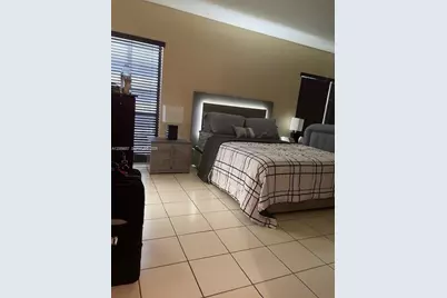 6364 Milk Wagon Ln, Miami Lakes, FL 33014 - Photo 9