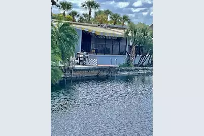 6364 Milk Wagon Ln, Miami Lakes, FL 33014 - Photo 15