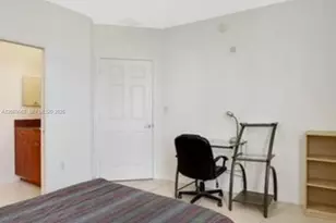 115 SW 11th St, Miami, FL 33130 - Photo 11