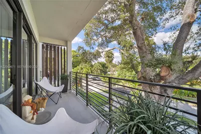 320 NE 126th St #32, North Miami, FL 33161 - Photo 1