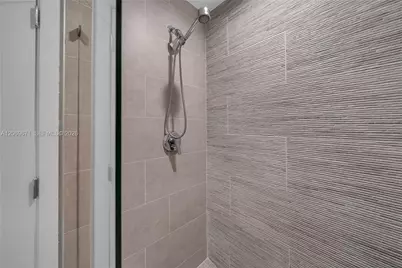 320 NE 126th St #32, North Miami, FL 33161 - Photo 5