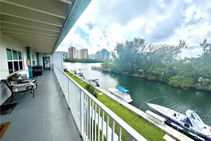 3922 NE 166th St, North Miami Beach, FL 33160 - Photo 15