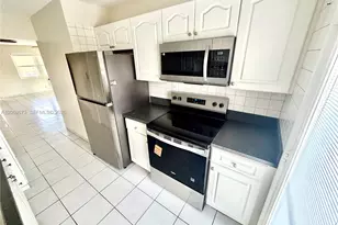3922 NE 166th St, North Miami Beach, FL 33160 - Photo 5