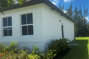 2342 SE 30th St, Homestead, FL 33035 - Photo 3