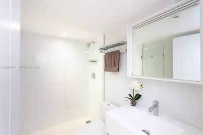 199 Ocean Lane Dr #206, Key Biscayne, FL 33149 - Photo 17