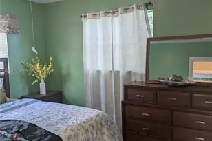 560 NW 184th Terrace, Miami Gardens, FL 33169 - Photo 17