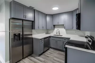 8110 SW 4th Pl, North Lauderdale, FL 33068 - Photo 5