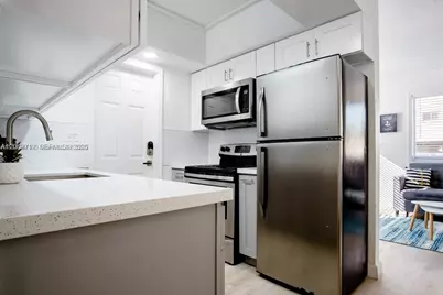 2160 NW 18th Ter, Miami, FL 33125 - Photo 11