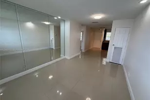 432 Lakeside Dr, Margate, FL 33063 - Photo 5