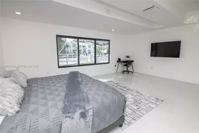 201 Holiday Dr, Hallandale Beach, FL 33009 - Photo 15