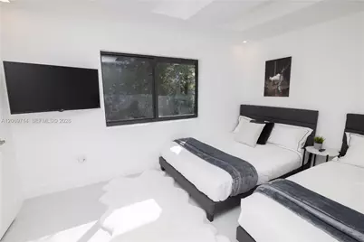 201 Holiday Dr, Hallandale Beach, FL 33009 - Photo 21