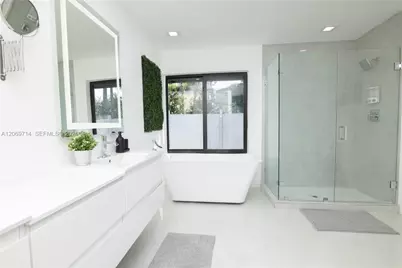 201 Holiday Dr, Hallandale Beach, FL 33009 - Photo 33