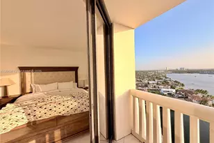 1000 W Island Blvd, Aventura, FL 33160 - Photo 35