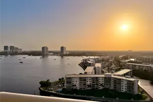 1000 W Island Blvd, Aventura, FL 33160 - Photo 11