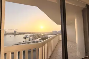 1000 W Island Blvd, Aventura, FL 33160 - Photo 19