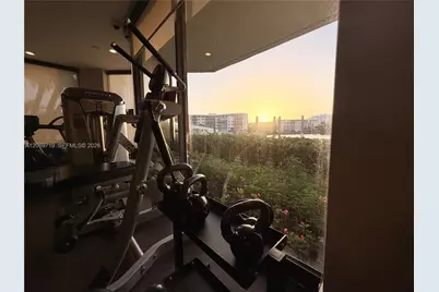 1000 W Island Blvd #1911, Aventura, FL 33160 - Photo 59