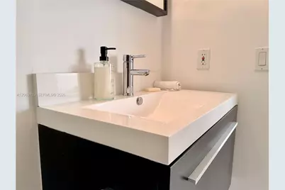 1000 W Island Blvd #1911, Aventura, FL 33160 - Photo 39