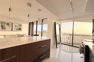 1000 W Island Blvd, Aventura, FL 33160 - Photo 17