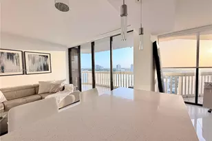 1000 W Island Blvd, Aventura, FL 33160 - Photo 15