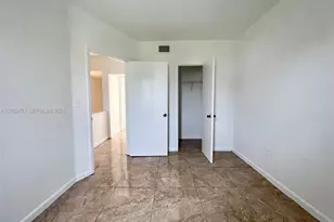 8460 NW 4th Ct, Miami, FL 33150 - Photo 17
