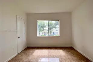8460 NW 4th Ct, Miami, FL 33150 - Photo 11