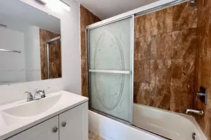 8460 NW 4th Ct, Miami, FL 33150 - Photo 15